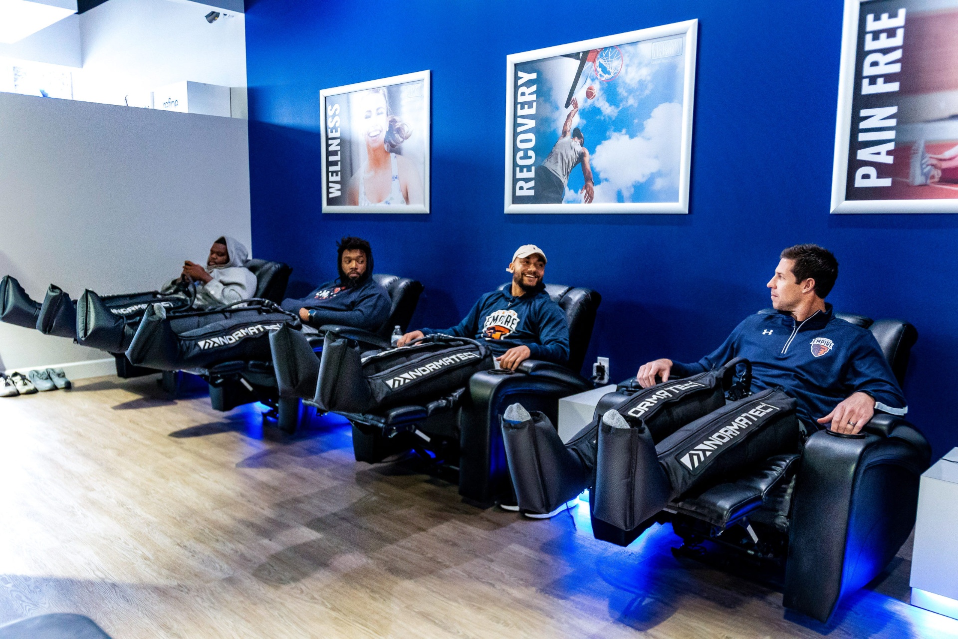 iCRYO Marietta compression therapy recovery lounge