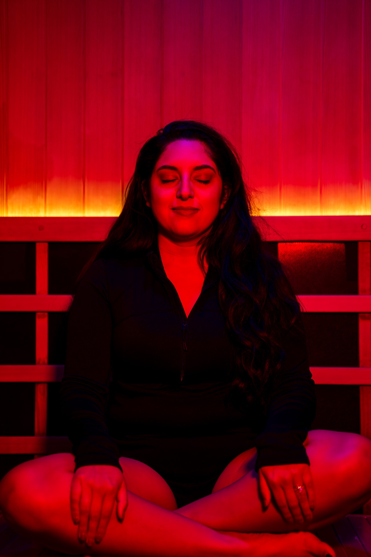 iCRYO Marietta full-spectrum infrared sauna with red light therapy